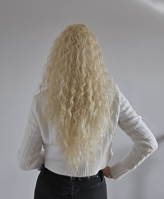Sandra - 70cm Krusig varm blond